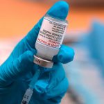 Un estudio confirma vínculo de la vacuna Moderna y raros problemas cardíacos