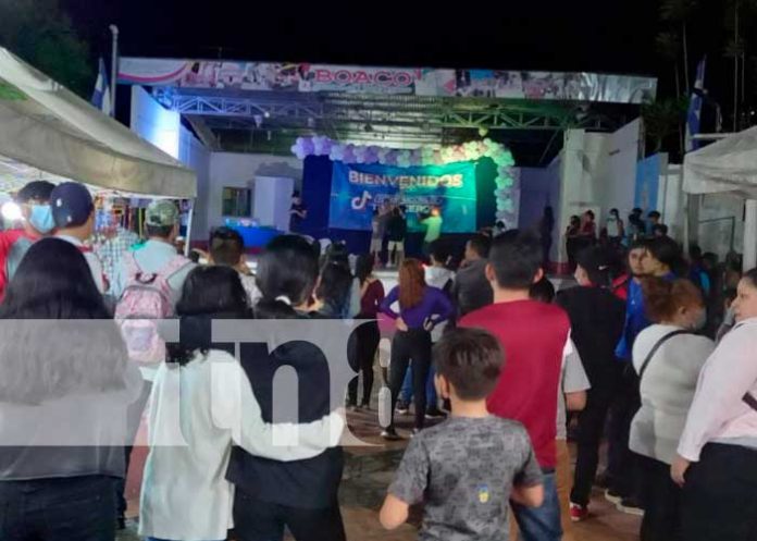 2 Este festival de tiktokers se organizó con el objetivo de llevar a las familias un momento de alegría en la ciudad de Boaco.