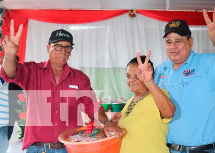 2 Entregan canastas navideñas a colaboradores históricos del FSLN en Siuna