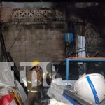 Fuego pirotécnico protagoniza un voraz incendio de una Bodega Rotuladora, Managua