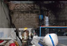 Fuego pirotécnico protagoniza un voraz incendio de una Bodega Rotuladora, Managua Fuego pirotécnico protagoniza un voraz incendio de una Bodega Rotuladora, Managua