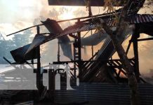 Familia queda sin hogar tras incendio en Bilwi