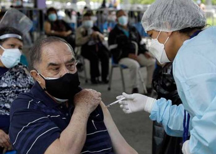 2 OMS ve posible que las vacunas reduzcan su eficacia ante ómicron