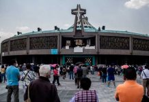 Familias de México rinden culto a la Virgen de Guadalupe Peregrinos de la Virgen de Guadalupe