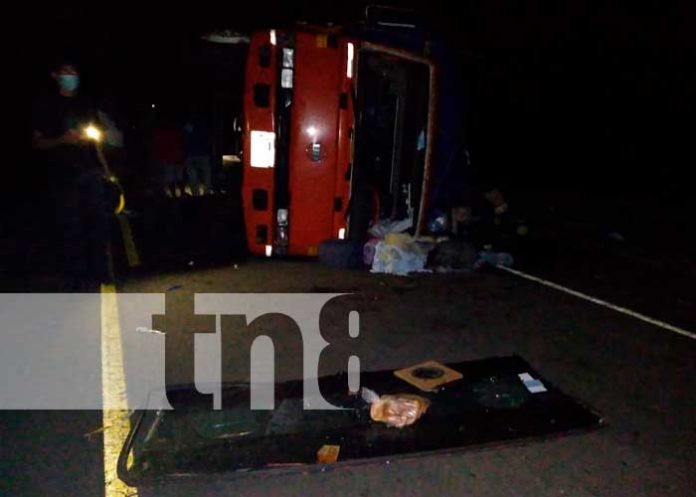 Un Muerto y un lesionado grave en vuelco de un camión en Acoyapa, Chontales
