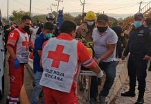 Migrantes con final trágico al volcarse tráiler en carretera Chiapas Migrantes con final trágico al volcarse tráiler en carretera Chiapas