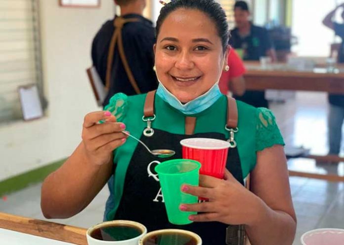 Realizan taller internacional de catación de café