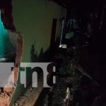 Conductor se estrella contra la pared de una vivienda en Jalapa Conductor se estrella contra la pared de una vivienda en Jalapa