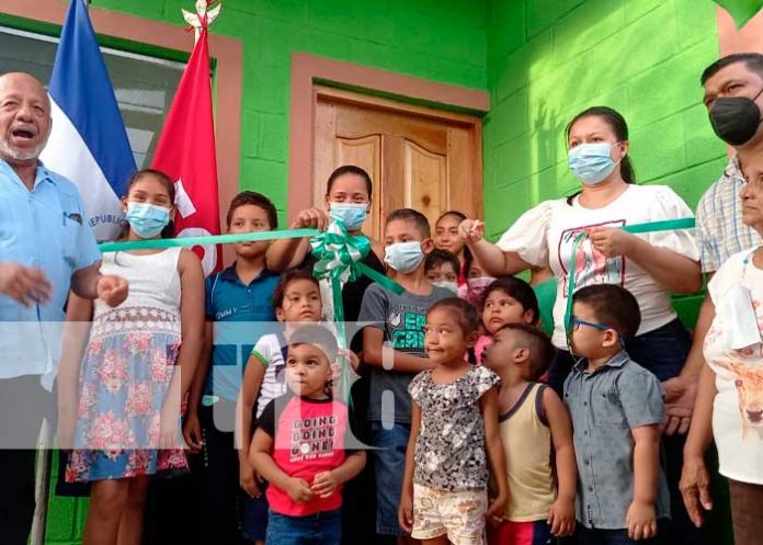 4 Alcaldía de Juigalpa entrega viviendas dignas a dos familias