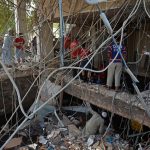 Al menos 8 muertos y varios heridos al derrumbarse un edificio en Pakistán