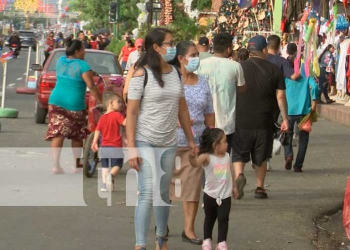 6 Familias visitaron los altares en la avenida Bolívar de Managua