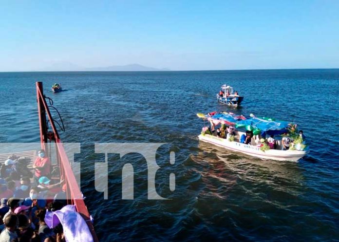 8 Ometepe: Celebran por tercera ocasión consecutiva la Purísima acuática.