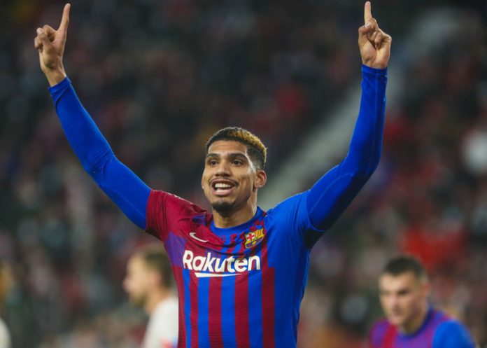 ronald, araujo, barcelona, laliga,