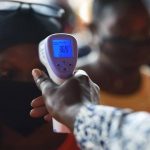 Cierran fronteras de países por variante de COVID-19