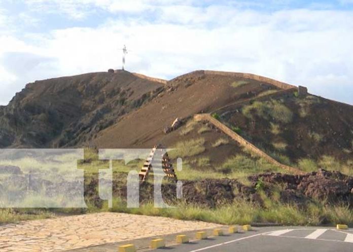 Familias visitan el parque de Masaya