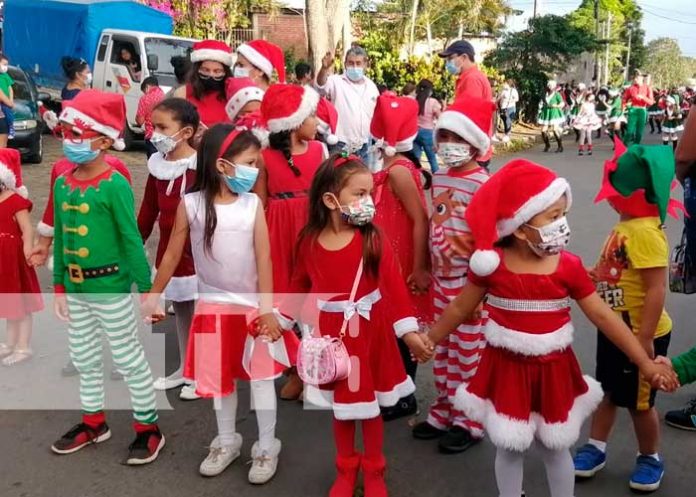 Estudiantes celebran festival navideño en Jinotepe