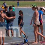 Familias gozan del feriado nacional en el Centro Turístico de Xiloá 