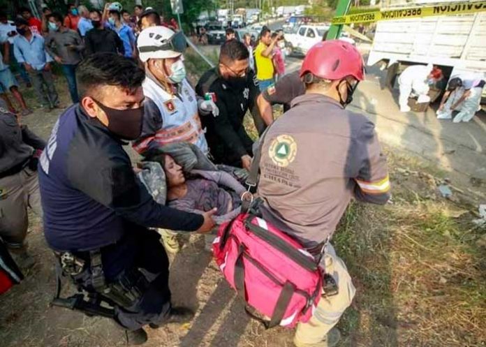 ¡Más sufrimiento! Extorsionan a familias de migrantes accidentados en México