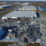 Investigan 6 muertes que dejó un tornado en un almacén de Amazon