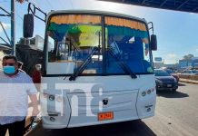 Anciana grave tras ser atropellada por bus cerca del Huembes, Managua Escena del accidente de tránsito con bus en Managua