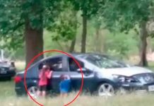 ¡Degenerados! Bajan a los hijos del carro para «echar un polvo» en Argentina ¡Degenerados! Bajan a los hijos del carro para "echar un polvo" en Argentina