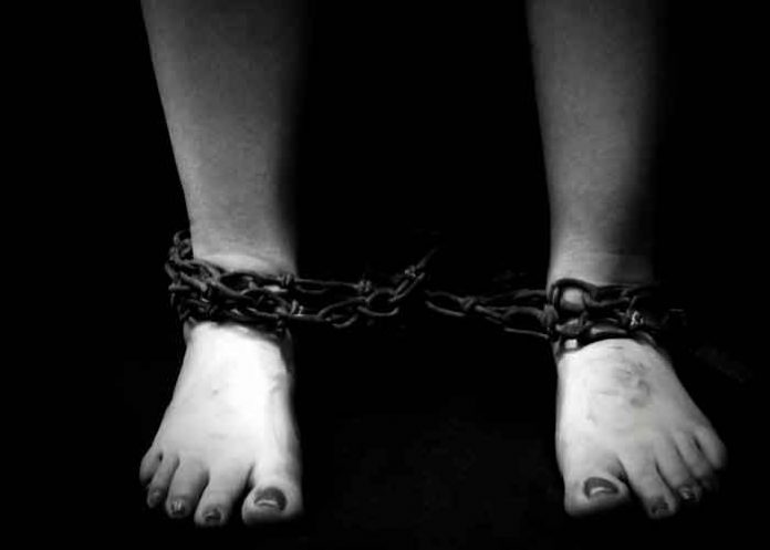En Argentina una mujer prostituía a su sobrina por 20 dólares en redes sociales