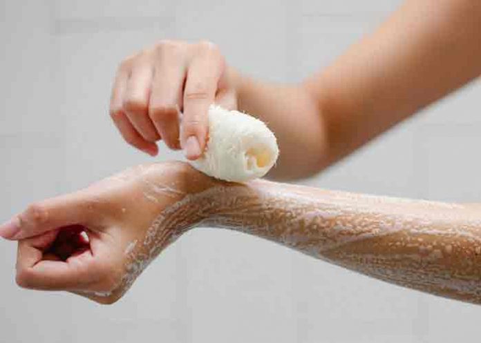 Bañarse diario puede ser perjudicial para la salud, según Harvard