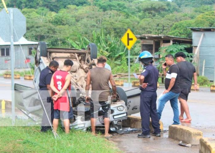 bluefields-accidente-13 Accidente de tránsito con un taxi en Bluefields, Caribe Sur de Nicaragua