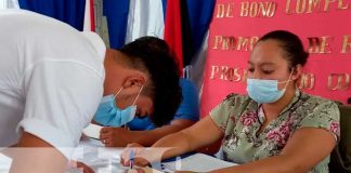 Entrega de bonos complementarios en Río San Juan