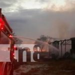 Bodega de polígonos carretera Masaya a Managua sufre incendio Bodega de polígonos carretera Masaya a Managua sufre incendio