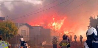 Al menos 60 casas dañadas y 100 personas evacuadas por incendio en Chile