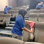 El mero asco: Tiktoker revela cómo queda un cine cuando termina la película Trabajo de limpieza en una sala de cine