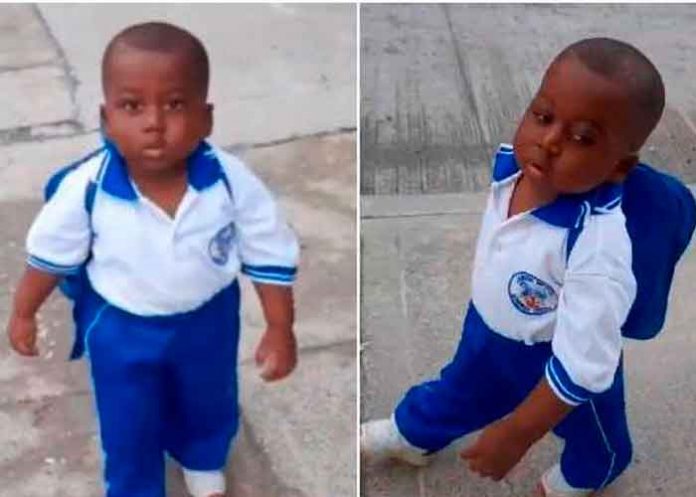 colombia- Yanfri, el niño de Colombia que cautivó las redes con su forma de caminar