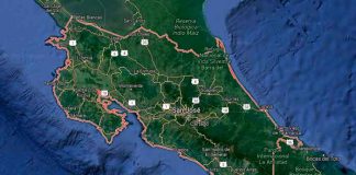 Le ponen cuernos y se tira de puente en Costa Rica
