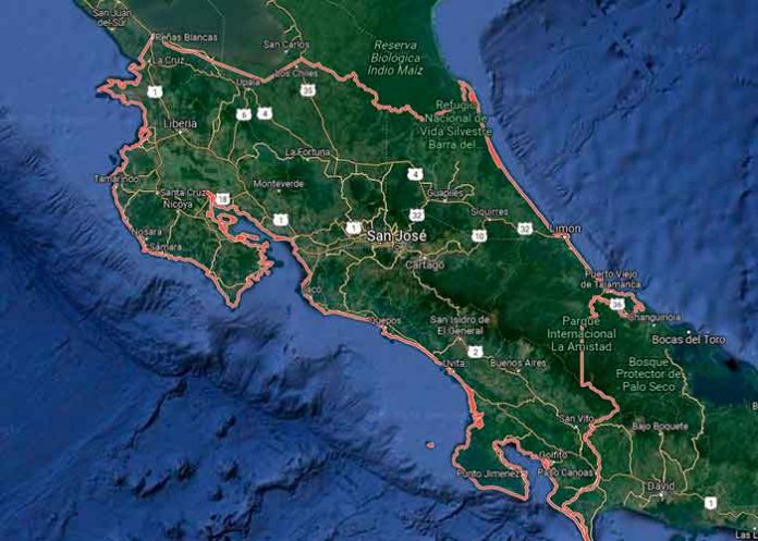 Le ponen cuernos y se tira de puente en Costa Rica