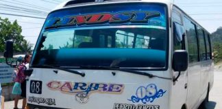 Bus que cubre una ruta en Choloma, Honduras