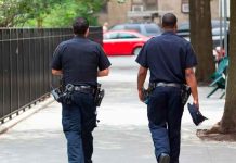Policías de EE.UU. acusados de encubrir una red de tráfico sexual Policías de EE.UU. acusados de encubrir una red de tráfico sexual