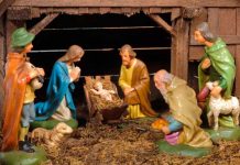 Polémico nacimiento en España hecho con figuras en formas de genitales Polémico nacimiento en España hecho con figuras en formas de genitales