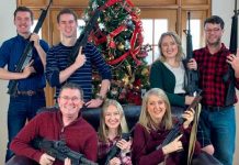 Alarmante foto de Congresista de Estados Unidos con armas de grueso calibre Alarmante foto de Congresista de Estados Unidos con armas de grueso calibre