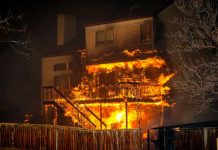 Viviendas afectadas por masivo incendio en Colorado, EEUU