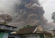 Impresionantes imágenes: Isla envuelta en cenizas tras erupción de Semeru