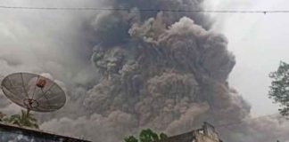 Impresionantes imágenes: Isla envuelta en cenizas tras erupción de Semeru