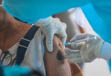 Un italiano intenta vacunarse contra la covid con un falso brazo de silicona Un italiano intenta vacunarse contra la covid con un falso brazo de silicona