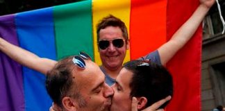 Tokio anuncia que reconocerá unión entre personas del mismo sexo