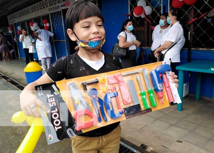 Entrega de juguetes a la niñez en Bluefields