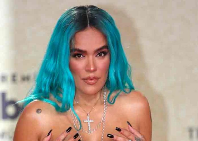 karol-portada- Karol G lo apuesta todo y deja poco a la imaginación