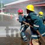 Bomberos de primer ingreso en Nicaragua realizan ejercicio de extinción de incendio Ejercicios para bomberos de primer ingreso en Nicaragua