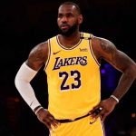 LeBron iguala un récord de Michael Jordan como anotador