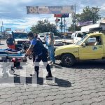 Invade carril, provoca accidente y llama «perico» a motociclista en Managua Accidente de tránsito en Linda Vista, Managua
