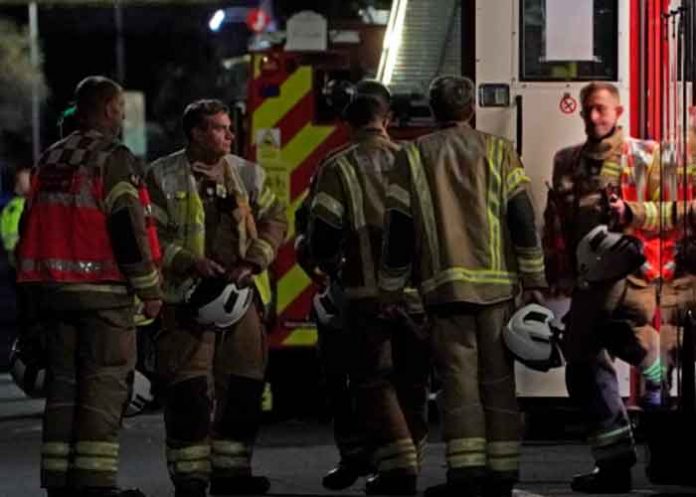 Cuatro niños murieron tras devastador incendio en una casa de Londres